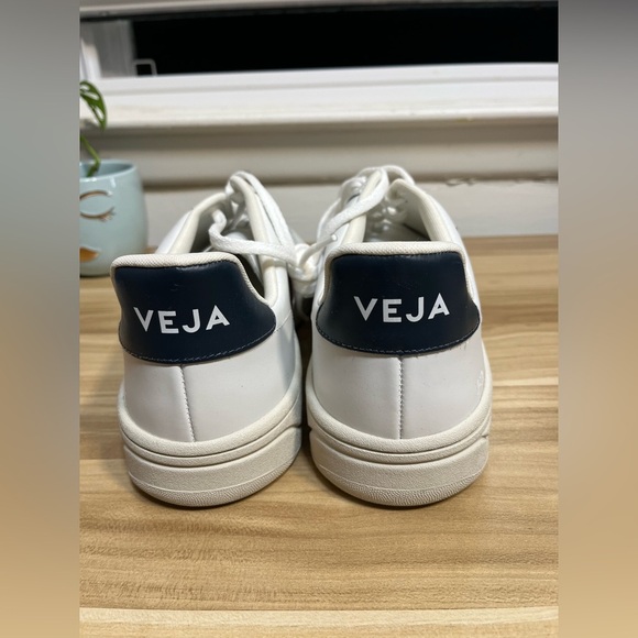 VEJA V-12 Men's - Picture 8 of 10